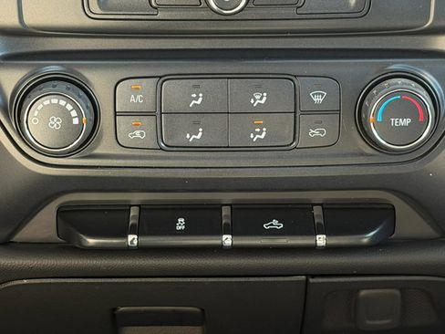 Used 2017 Chevrolet Silverado 1500 W/T AWD/4WD image 28