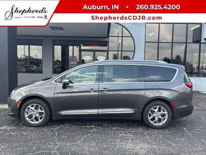 Used 2019 Chrysler Pacifica Limited w/ Advanced Safetytec Group