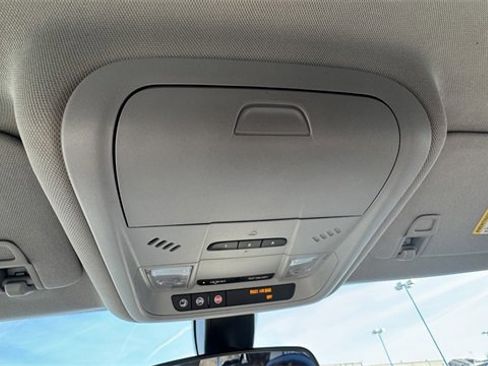 Used 2019 Chevrolet Equinox LT image 33