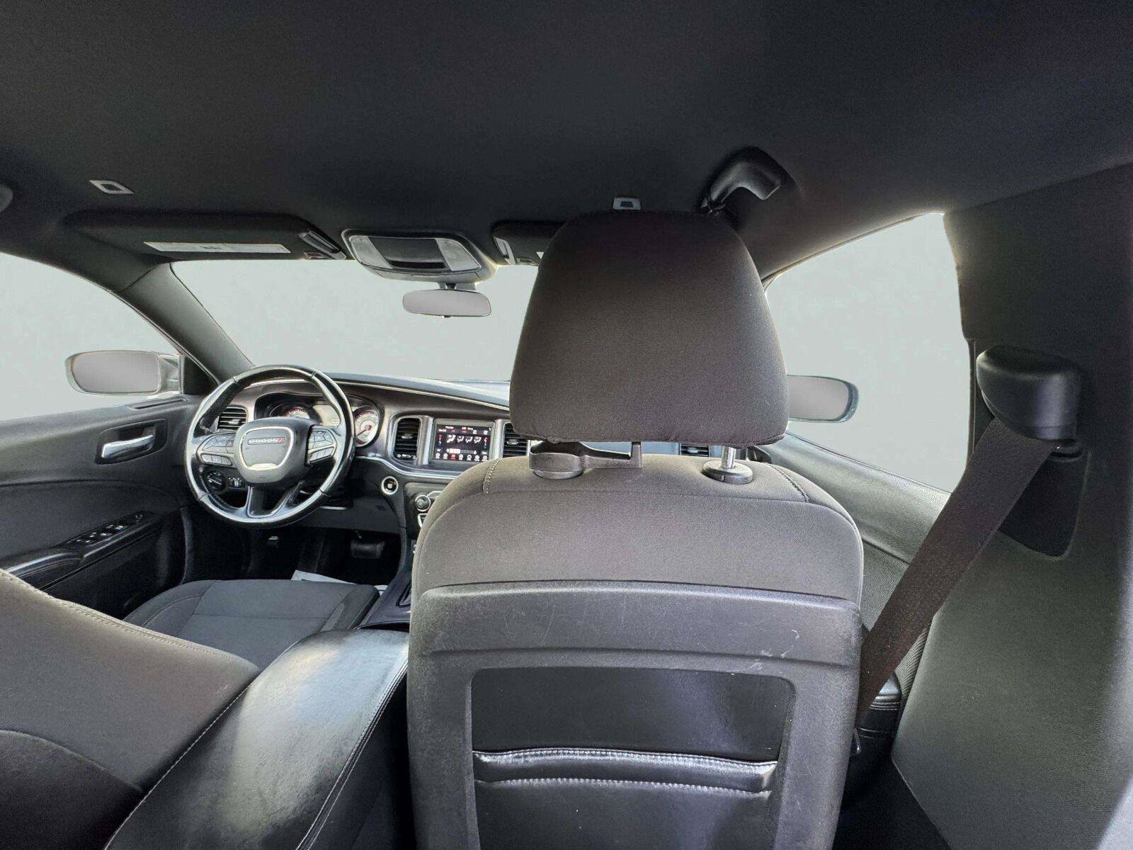 Used 2018 Dodge Charger SXT w/ Blacktop Package RWD image 38