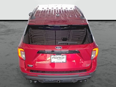 Used 2023 Ford Explorer ST image 3
