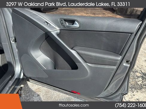 Used 2017 Volkswagen Tiguan S image 37