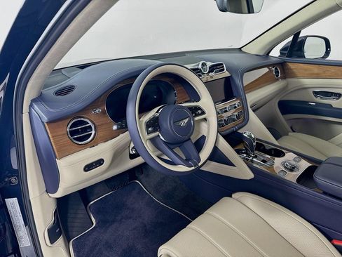 Used 2026 Bentley Bentayga AWD/4WD image 9