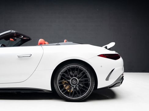 Used 2022 Mercedes-Benz SL 63 AMG 4MATIC image 22