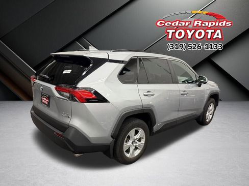 Used 2020 Toyota RAV4 XLE image 2