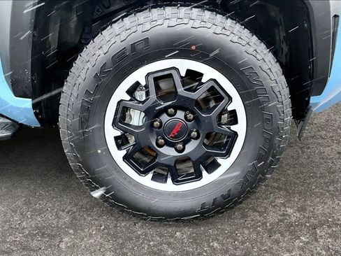 Used 2025 Toyota 4Runner TRD Off-Road image 9