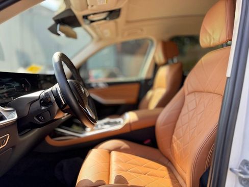 Used 2023 BMW X7 xDrive40i image 17