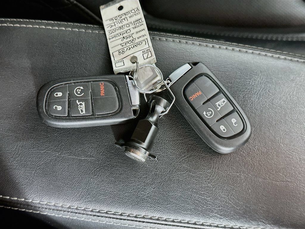 Used 2023 Jeep Cherokee Altitude Lux AWD/4WD image 33