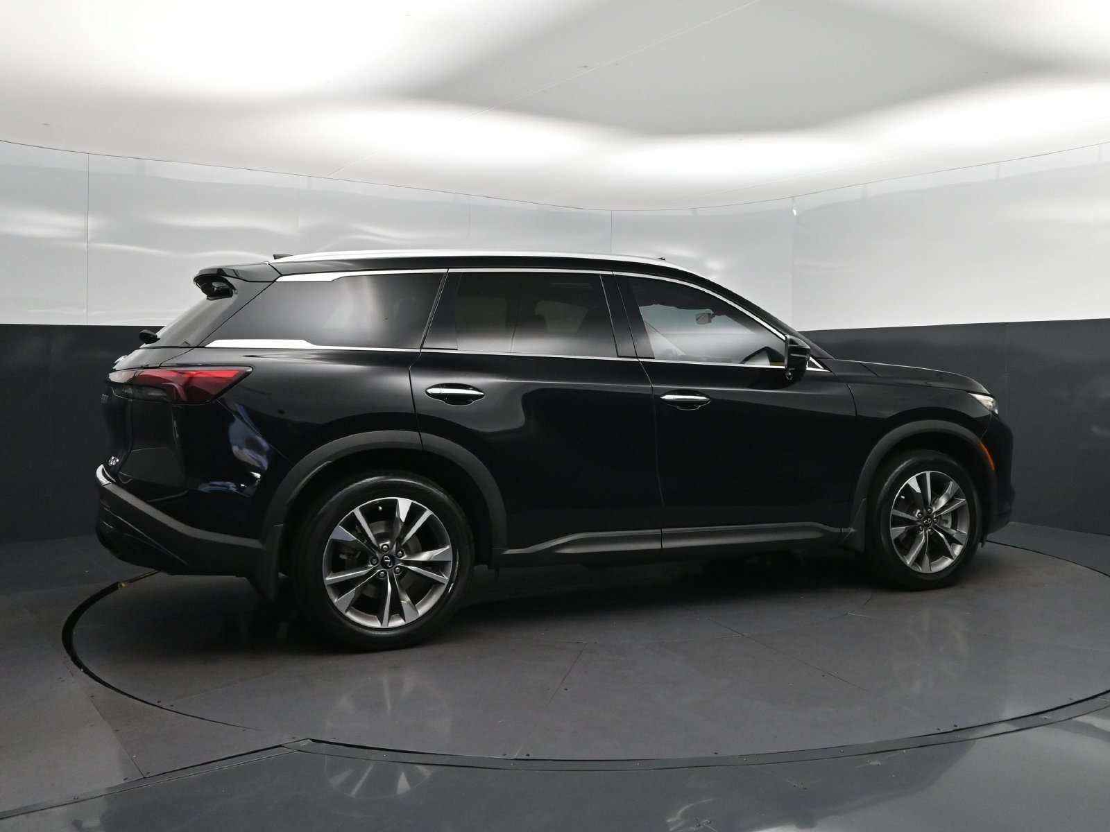 Certified 2023 INFINITI QX60 Luxe w/ Cargo Package AWD/4WD image 8