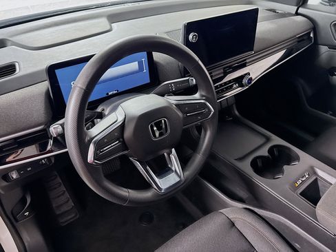 Used 2024 Honda Prologue EX image 12