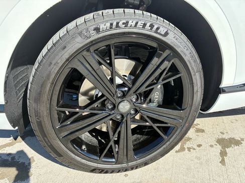 New 2026 Genesis GV80 3.5T e-SC image 9