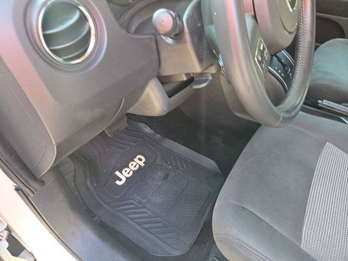 Used 2016 Jeep Patriot Latitude FWD image 22
