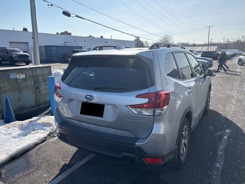 Certified 2023 Subaru Forester Premium image 5