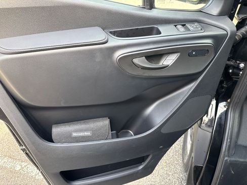 Used 2025 Mercedes-Benz Sprinter 2500 image 15