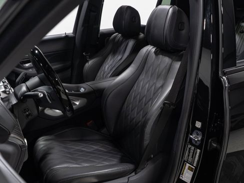 Used 2025 Mercedes-Benz Maybach GLS 600 4MATIC image 37