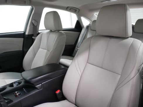 Used 2017 Toyota Avalon XLE image 10