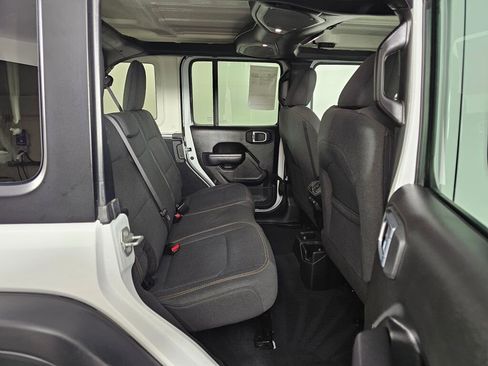 Used 2024 Jeep Wrangler Sport S image 34