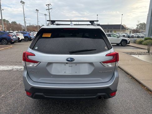 Used 2020 Subaru Forester Premium image 8