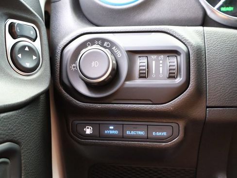 Used 2021 Jeep Wrangler Unlimited Sahara w/ Cold Weather Group AWD/4WD image 29