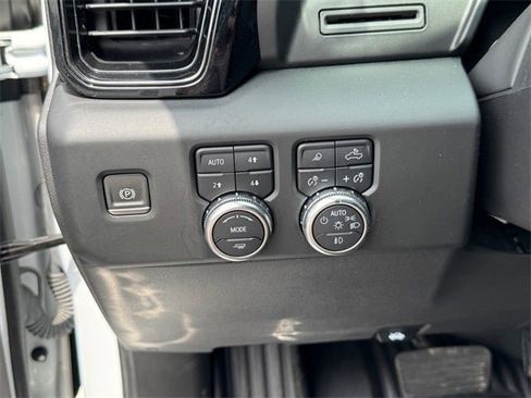 Used 2022 GMC Sierra 1500 AT4 w/ AT4 Premium Package image 17
