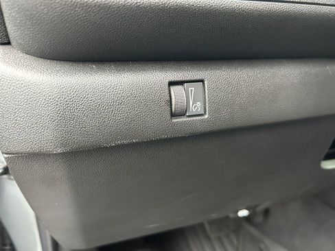 Used 2025 Chevrolet Colorado W/T image 21