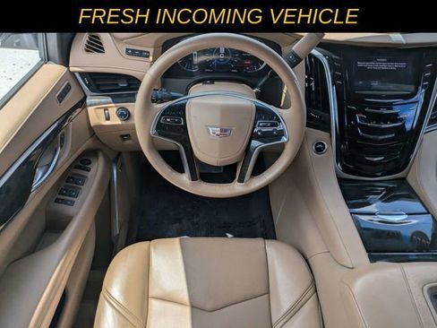Used 2020 Cadillac Escalade Platinum RWD image 12