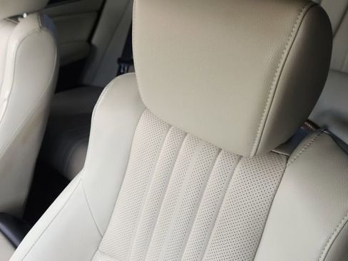 Used 2018 Honda Accord Touring image 24