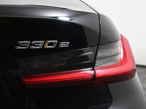 Used 2021 BMW 330e xDrive w/ Convenience Package image 13
