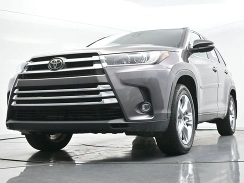 Used 2019 Toyota Highlander Limited AWD/4WD image 55