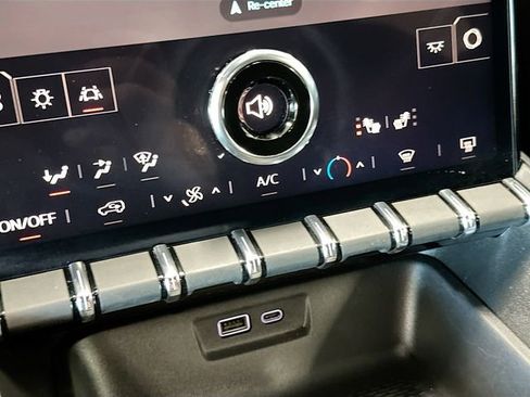 Used 2025 GMC Terrain Elevation w/ Black Edition image 15