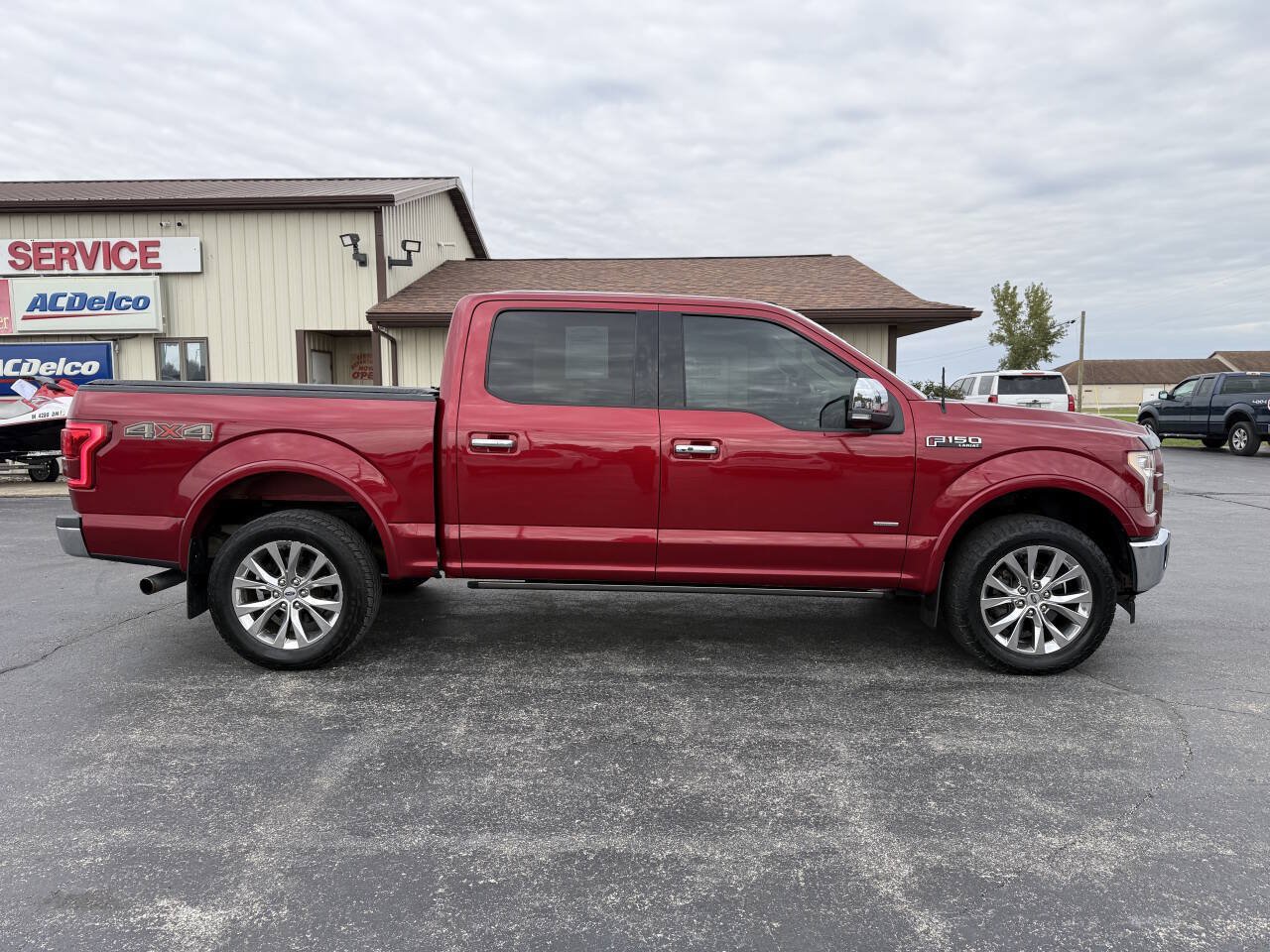 Used 2016 Ford F150 Lariat w/ Equipment Group 502A Luxury AWD/4WD image 2