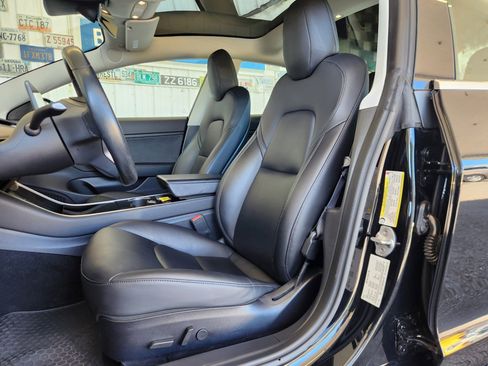 Used 2019 Tesla Model 3 Standard Range Plus image 4