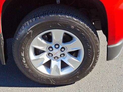 Used 2017 GMC Canyon SLE w/ SLE Convenience Package image 8