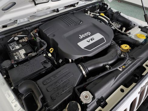 Used 2018 Jeep Wrangler Sport image 31