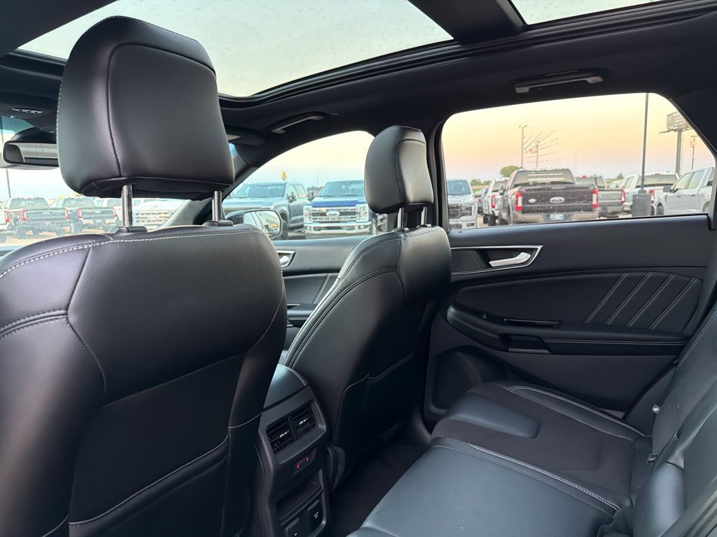 Used 2020 Ford Edge ST w/ Equipment Group 401A AWD/4WD image 23