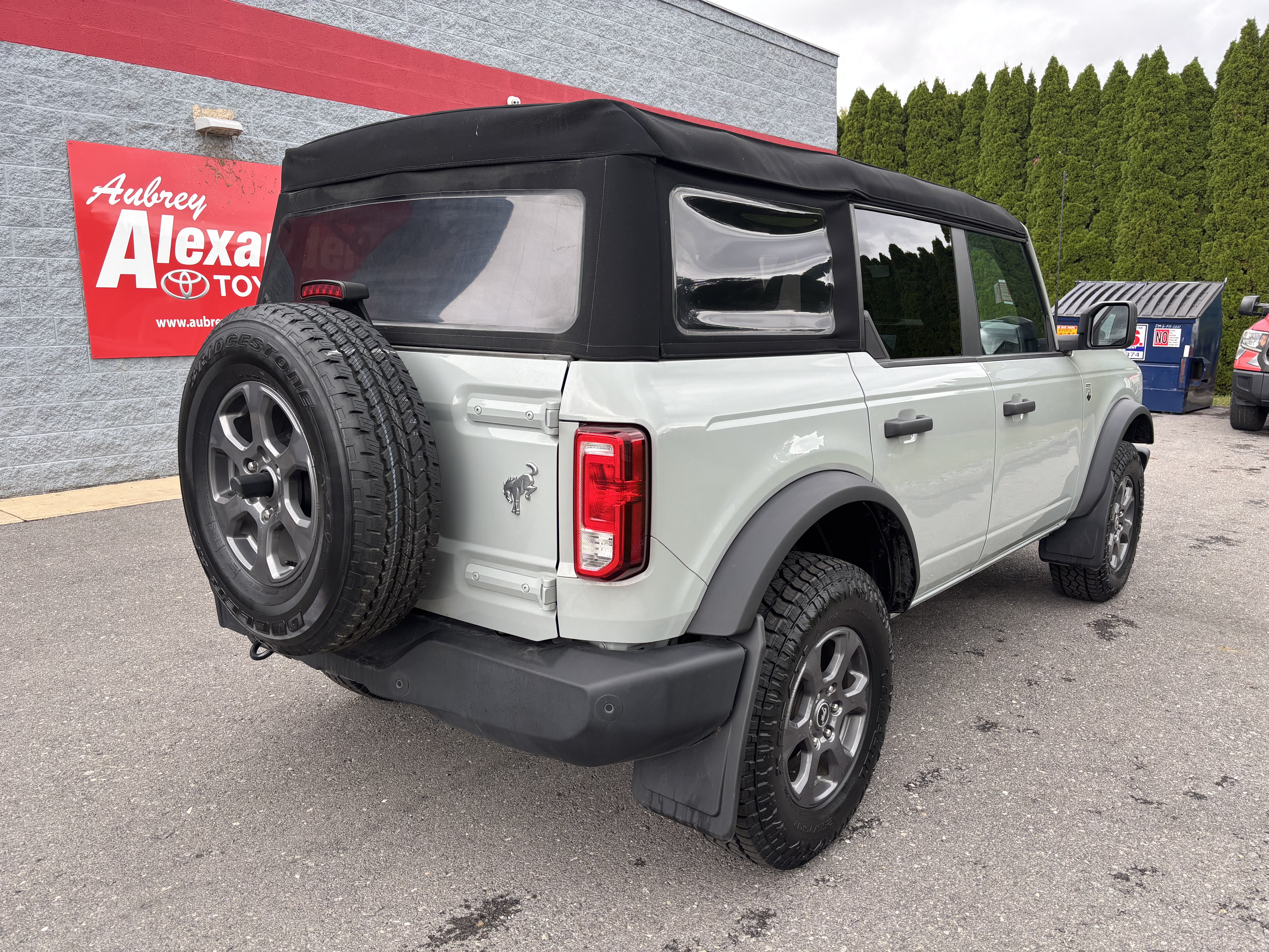 Used 2024 Ford Bronco Big Bend AWD/4WD image 3