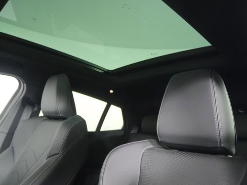 Certified 2025 BMW X2 xDrive28i w/ Technology Package image 11