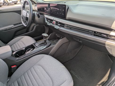 Certified 2025 Kia K4 EX image 12