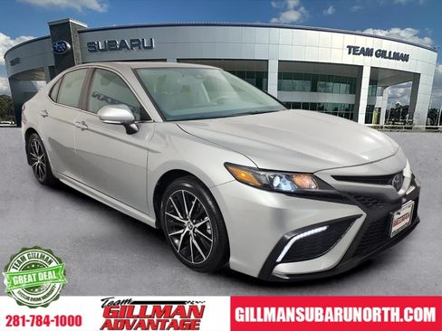 Used 2023 Toyota Camry SE w/ Audio Upgrade Package FWD image 1