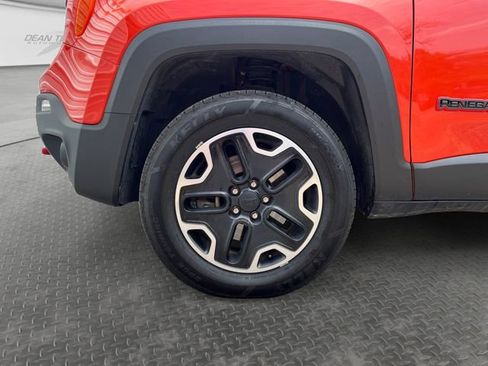 Used 2016 Jeep Renegade Trailhawk w/ Cold Weather Group AWD/4WD image 16