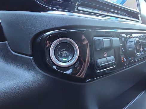 Used 2024 Chevrolet Silverado 1500 High Country w/ High Country Premium Package image 23