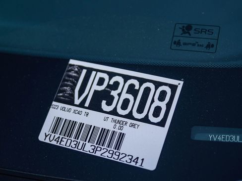 Used 2023 Volvo XC40 Recharge Plus image 31