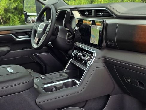 New 2026 GMC Sierra 2500 Denali w/ Denali Reserve Package AWD/4WD image 9