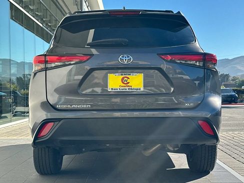 Used 2021 Toyota Highlander XLE FWD image 4