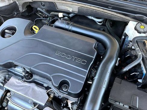 Used 2023 Chevrolet Malibu LT FWD image 30