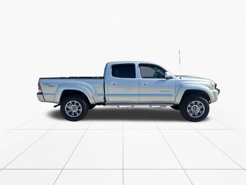Used 2011 Toyota Tacoma 4x4 Double Cab w/ TRD Sport Pkg image 9