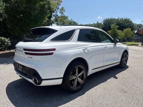 Used 2023 Genesis GV70 3.5T Sport w/ Sport Prestige Package AWD/4WD image 10