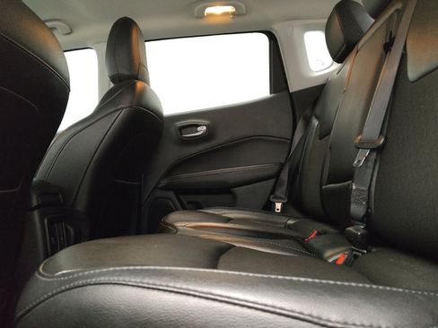 Used 2020 Jeep Compass Latitude FWD image 18