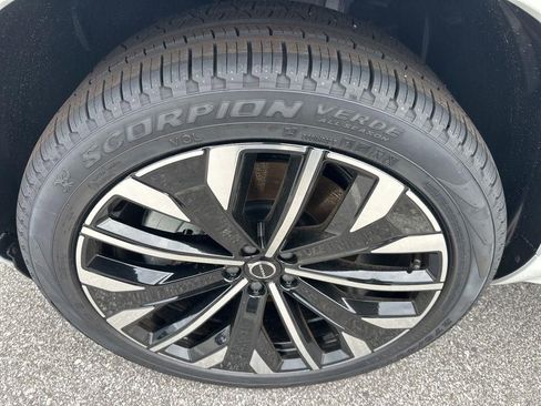 New 2026 Volvo XC90 T8 Ultra w/ Protection Package Premier AWD/4WD image 5
