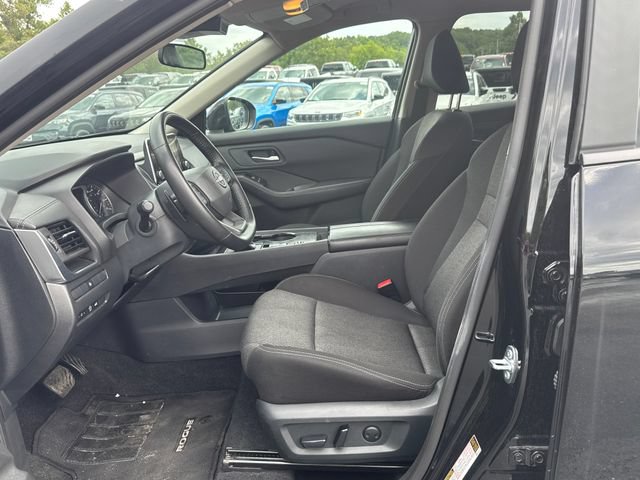 Used 2025 Nissan Rogue SV FWD image 12